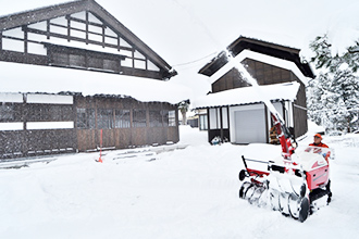 イメージ：高齢者宅雪かき応援隊